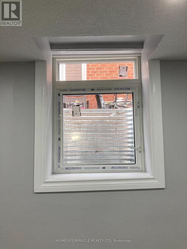 174 Torrance Wood, Brampton, ON - Indoor Photo Showing Other Room