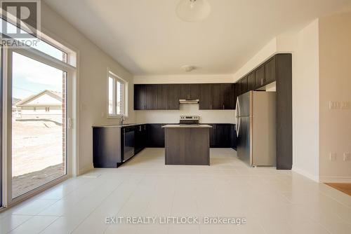 42 Pristine Trail, Cavan Monaghan (Cavan Twp), ON - Indoor Photo Showing Kitchen