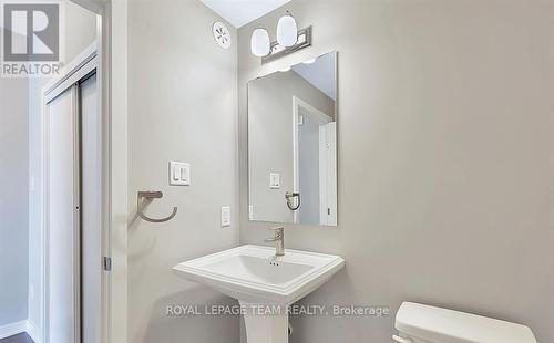 622 Mishi Private, Ottawa, ON - Indoor Photo Showing Bathroom