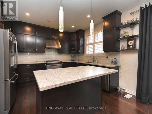 620 Langholm Street, Milton, ON - Indoor Photo Showing Kitchen With Upgraded Kitchen