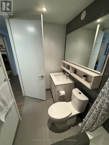 512 - 377 Madison Avenue, Toronto, ON - Indoor Photo Showing Other Room