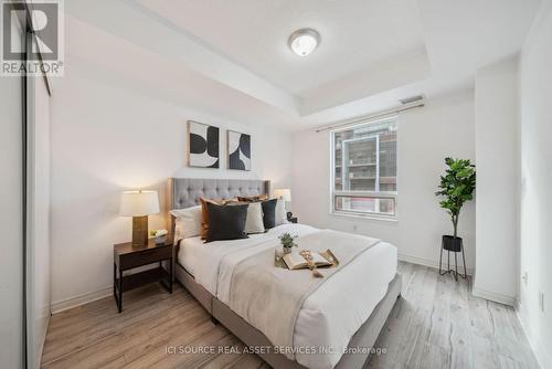 321 - 385 Prince Of Wales Drive, Mississauga, ON - Indoor Photo Showing Bedroom