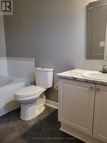 88 Wade Square, Clarington, ON - Indoor Photo Showing Bathroom