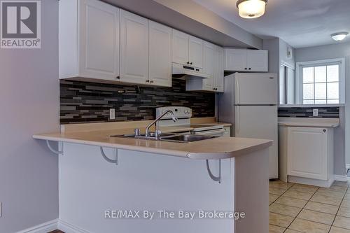 7 Royalton Lane, Collingwood, ON - Indoor Photo Showing Kitchen With Double Sink