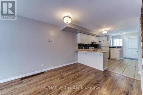 7 Royalton Lane, Collingwood, ON - Indoor Photo Showing Kitchen