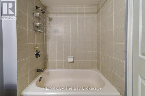 7 Royalton Lane, Collingwood, ON - Indoor Photo Showing Bathroom