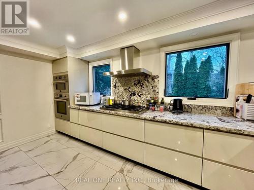 271 Lawson Street, Oakville, ON - Indoor Photo Showing Kitchen