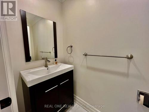 271 Lawson Street, Oakville, ON - Indoor Photo Showing Bathroom