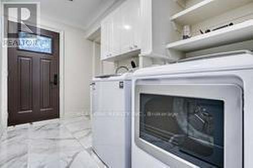 271 Lawson Street, Oakville, ON - Indoor Photo Showing Laundry Room