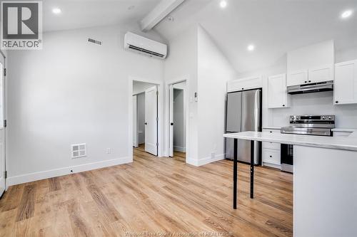 21 Pearl Street West Unit# 4, Kingsville, ON - Indoor Photo Showing Kitchen