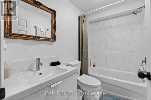 664 King & 24 Charles Street, Port Colborne, ON - Indoor Photo Showing Bathroom