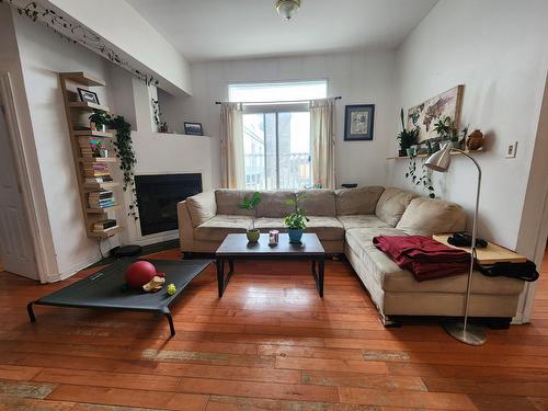 Living room - 410-2000 Av. Northcliffe, Montréal (Côte-Des-Neiges/Notre-Dame-De-Grâce), QC - Indoor Photo Showing Living Room