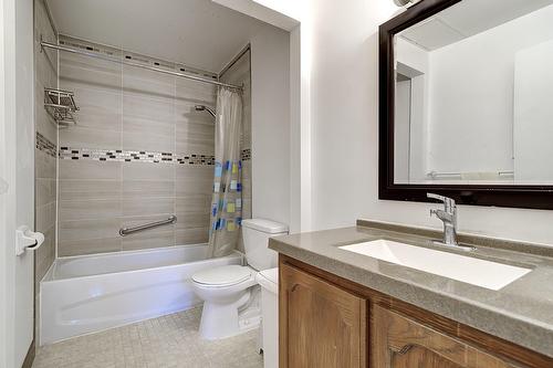 Bathroom - 303-2054 Rue Sherbrooke O., Montréal (Ville-Marie), QC - Indoor Photo Showing Bathroom