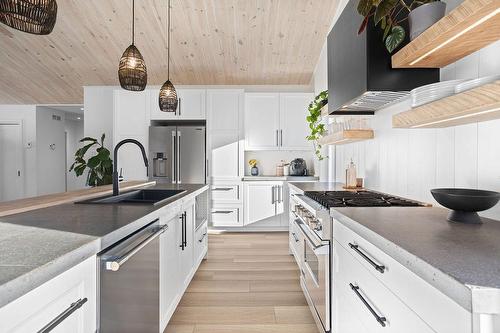 Kitchen - 4701Z  - 4703Z Rue Du Gai-Luron, Sainte-Adèle, QC - Indoor Photo Showing Kitchen With Double Sink With Upgraded Kitchen