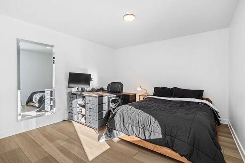 Chambre à coucher principale - 4701Z  - 4703Z Rue Du Gai-Luron, Sainte-Adèle, QC - Indoor Photo Showing Bedroom