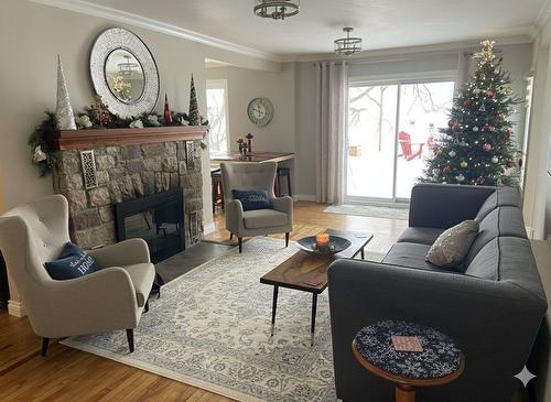 Salon - 10 146E Avenue, Notre-Dame-De-L'Île-Perrot, QC - Indoor Photo Showing Living Room With Fireplace
