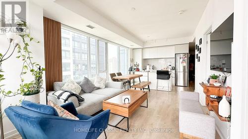 1109 - 225 Sumach Street, Toronto, ON - Indoor Photo Showing Living Room