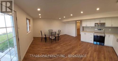 18 Frank Kelly Drive, East Gwillimbury, ON - Indoor Photo Showing Kitchen