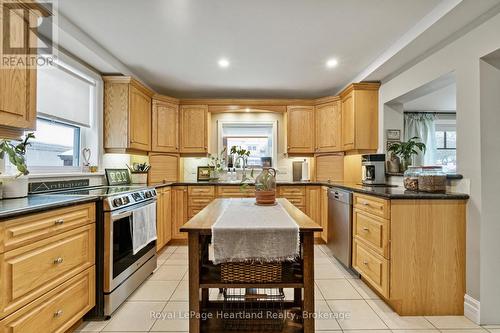 105 Quebec Street, Goderich (Goderich (Town)), ON - Indoor Photo Showing Kitchen With Stainless Steel Kitchen