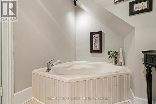 105 Quebec Street, Goderich (Goderich (Town)), ON - Indoor Photo Showing Bathroom