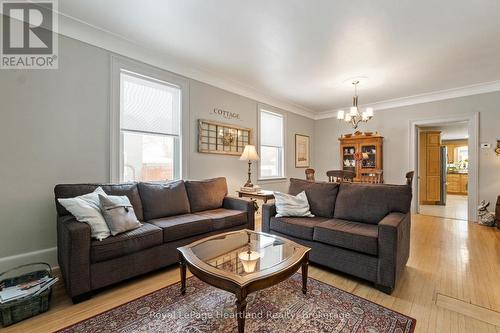 105 Quebec Street, Goderich (Goderich (Town)), ON - Indoor Photo Showing Living Room