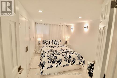 Lower - 180 Madison Avenue, Toronto, ON - Indoor