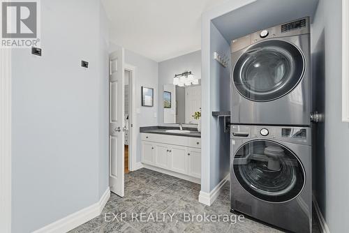 172 Porchlight Drive, Woolwich, ON - Indoor Photo Showing Laundry Room