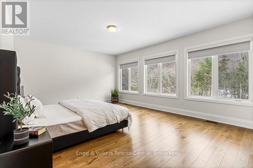 110 Dorothy Drive, Blue Mountains, ON - Indoor Photo Showing Bedroom