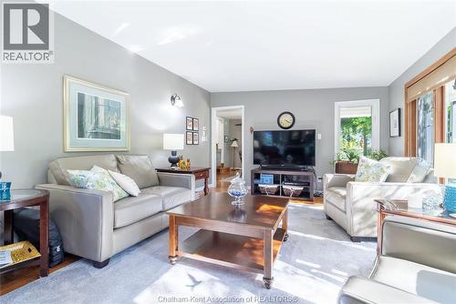 22 Joplyn Street, Chatham, ON - Indoor Photo Showing Living Room