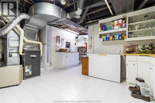 22 Joplyn Street, Chatham, ON - Indoor Photo Showing Laundry Room