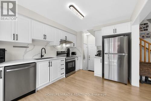 439 Cavanagh Lane, Milton, ON - Indoor Photo Showing Kitchen