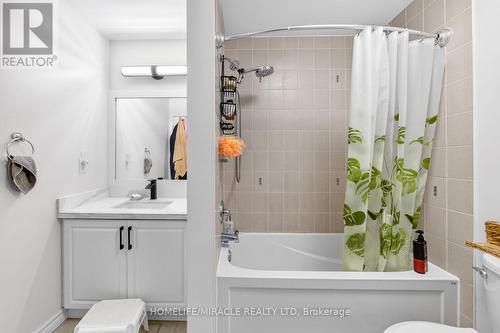 439 Cavanagh Lane, Milton, ON - Indoor Photo Showing Bathroom