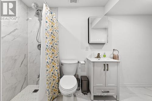 439 Cavanagh Lane, Milton, ON - Indoor Photo Showing Bathroom