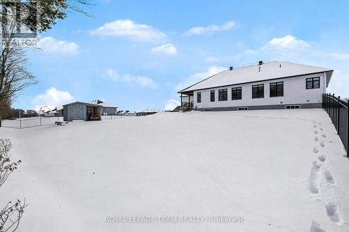 1685 Trizisky Street, North Dundas, ON - Outdoor