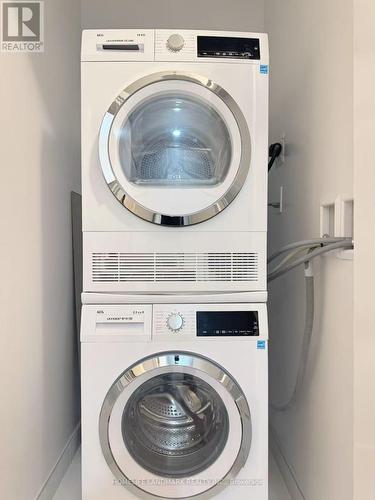 1001 - 5858 Yonge Street, Toronto, ON - Indoor Photo Showing Laundry Room