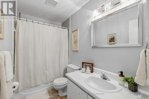 896 Muirfield Crescent, Kingston (East Gardiners Rd), ON - Indoor Photo Showing Bathroom