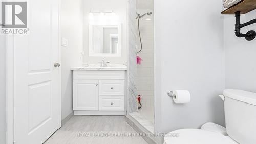 5962 Manzanillo Crescent, Mississauga, ON - Indoor Photo Showing Bathroom