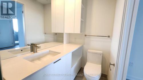 418 - 1 Fairview Road E, Mississauga, ON - Indoor Photo Showing Bathroom