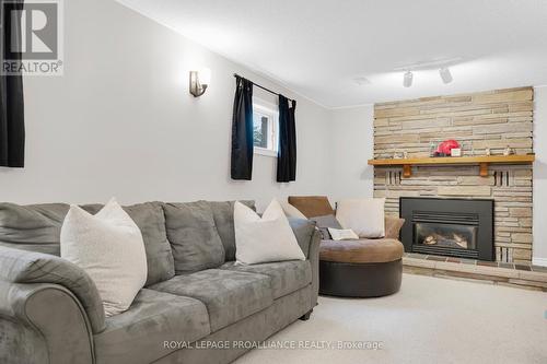22 Briarwood Crescent, Belleville (Belleville Ward), ON - Indoor Photo Showing Living Room With Fireplace