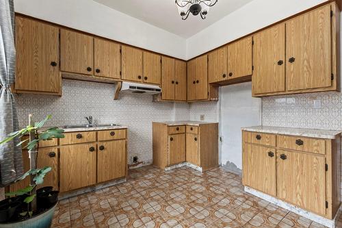 Cuisine - 1026  - 1030 Av. D'Oxford, Montréal (Côte-Des-Neiges/Notre-Dame-De-Grâce), QC - Indoor Photo Showing Kitchen With Double Sink