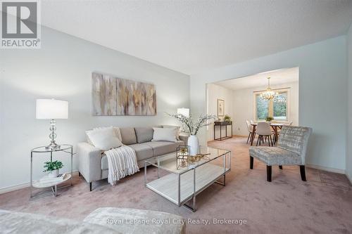 43 Brady Lane, Guelph (Kortright East), ON - Indoor Photo Showing Living Room