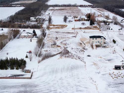 3951 Mowat Rd, East St Paul, MB 