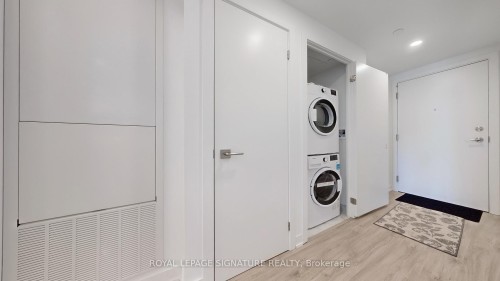 1905-252 Church Street, Toronto, ON - Indoor Photo Showing Laundry Room