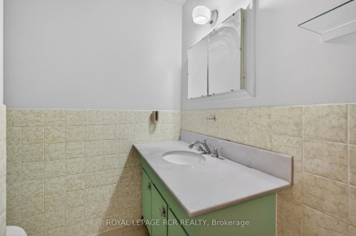 159 Penn Avenue, Newmarket, ON 