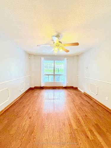 Room 1-41 Broadbridge Drive, Toronto, ON - Indoor Photo Showing Other Room