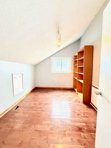 Room 1-41 Broadbridge Drive, Toronto, ON - Indoor Photo Showing Other Room