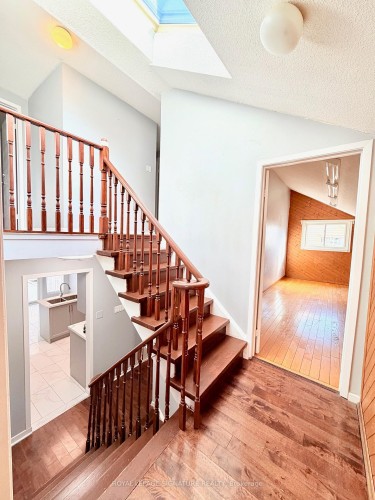 Room 1-41 Broadbridge Drive, Toronto, ON - Indoor Photo Showing Other Room