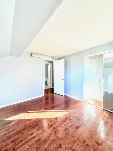 Room 1-41 Broadbridge Drive, Toronto, ON - Indoor Photo Showing Other Room