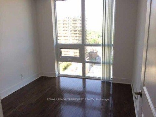 1302-26 Norton Avenue, Toronto, ON - Indoor Photo Showing Other Room