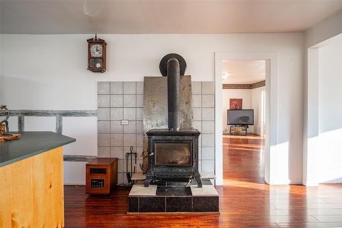 4435 Hallam Road, Armstrong, BC - Indoor With Fireplace